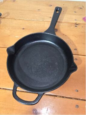 Our Table Cast Iron Skillet 10" Pre-Seasoned Frying Pan Dual Pour Spouts